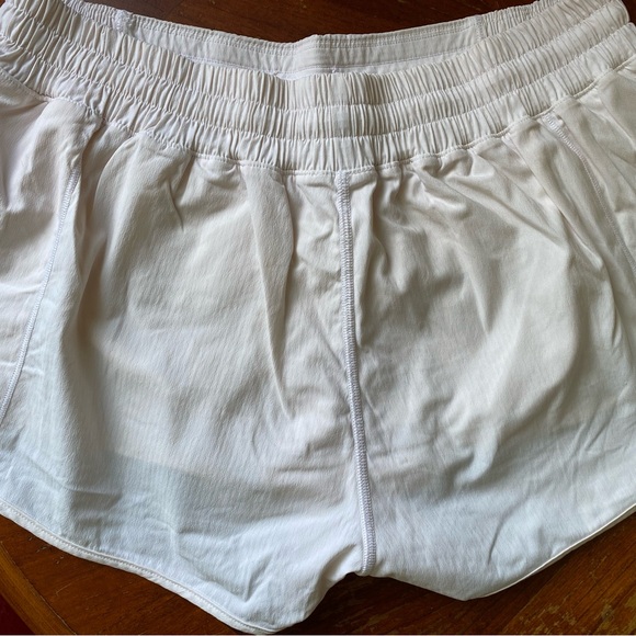 Lululemon White Athletic Shorts size 8 - Picture 6 of 12